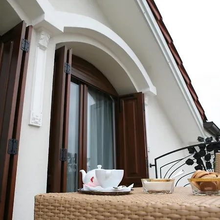 维多利亚别墅酒店 3*