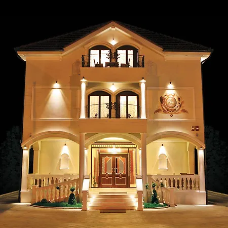 酒店 维多利亚别墅酒店 3*